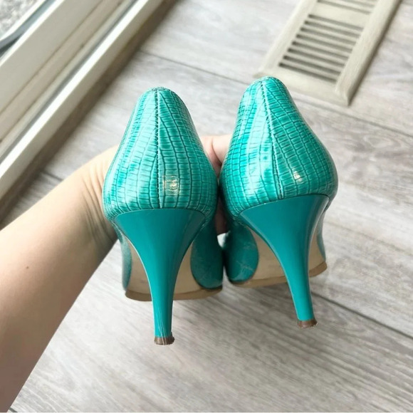 Circa Joan and David  Turquoise Textured Patent Leather Pumps - Picture 6 of 12